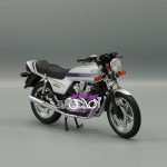 نقره ای Honda 750 F