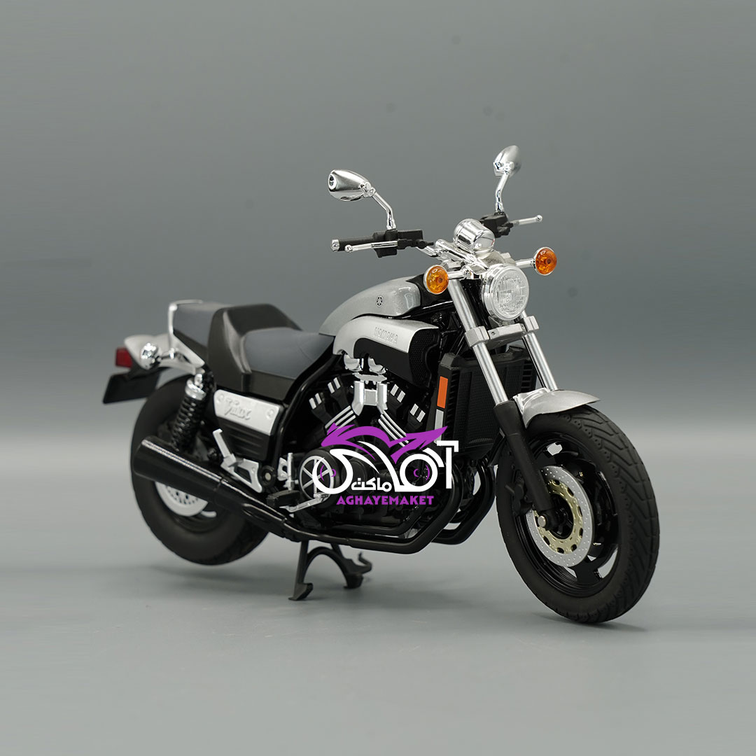 28 نقره ای Yamaha Vmax - تصویر 1