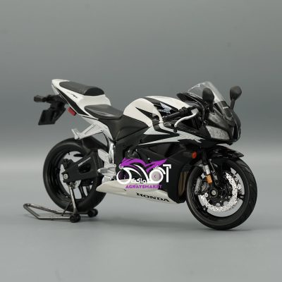 سفید مشکی CBR 600 RR