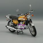 طلایی Suzuki GT 750
